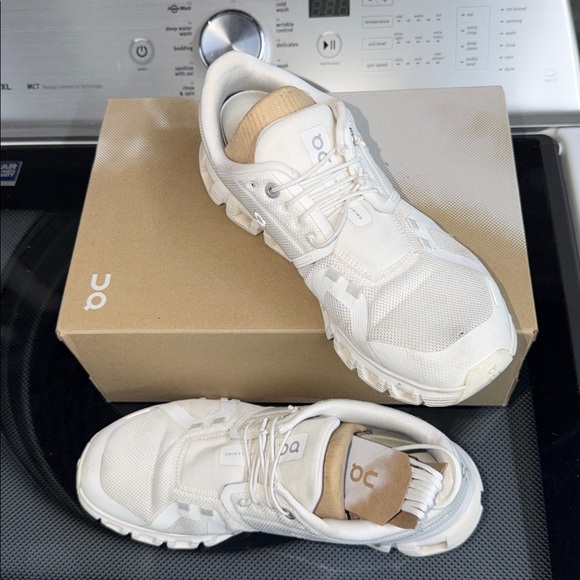 On Cloud 6 - Picture 2 of 14